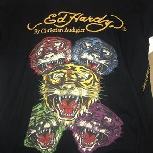 Ed hardy tee! Fits like large